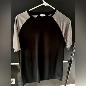 Calvin Klein Dri Fit T Shirt // Size Small